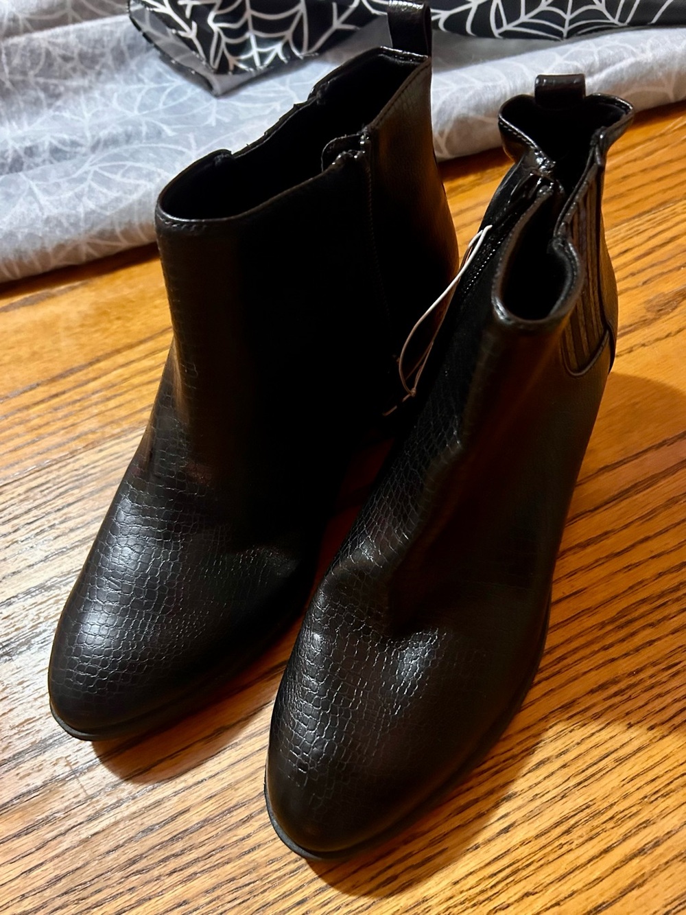 Old Navy Black Ankle Boots - Size 8